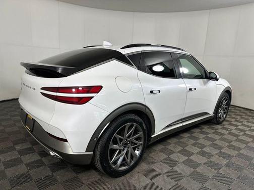 2023 Genesis GV60 Advanced AWD