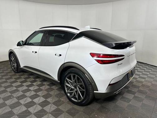 2023 Genesis GV60 Advanced AWD