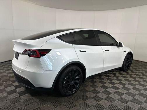 2021 Tesla Model Y Standard Range Rear-Wheel Drive