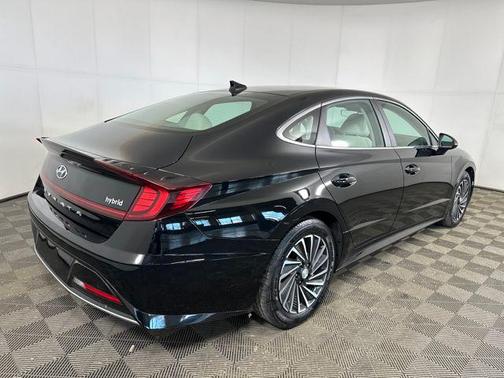 Onyx Black 2023 Hyundai SONATA Hybrid SE