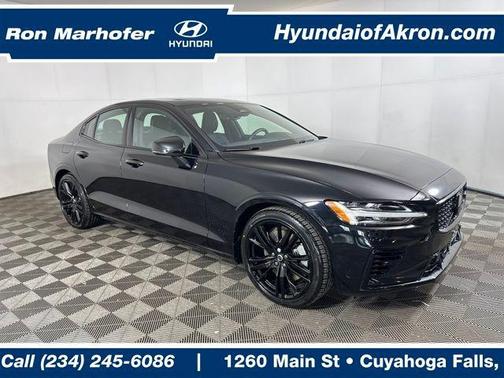 2023 Volvo S60 Recharge Plug-In Hybrid T8 Core Black Edition