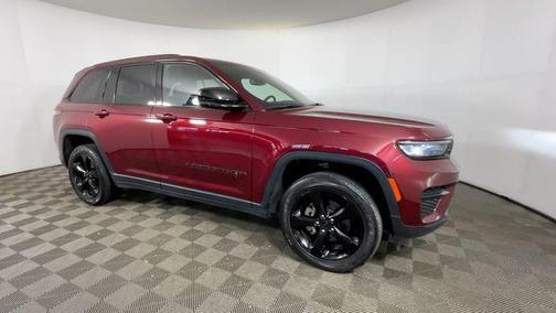 Velvet Red Pearlcoat 2023 Jeep Grand Cherokee Altitude