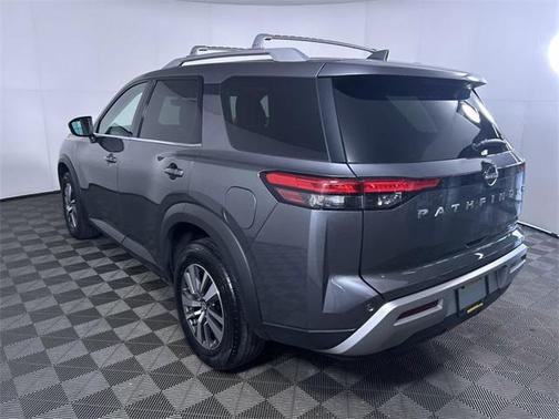 2023 Nissan Pathfinder SL 4WD