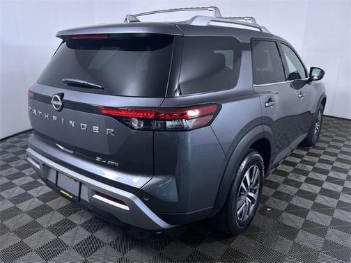 2023 Nissan Pathfinder SL 4WD