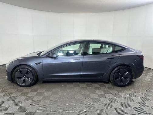 2022 Tesla Model 3 Standard Range