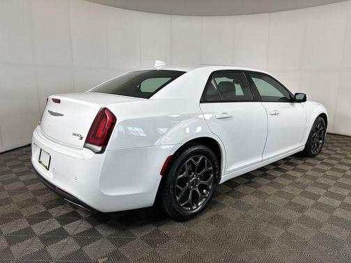 2018 Chrysler 300 S