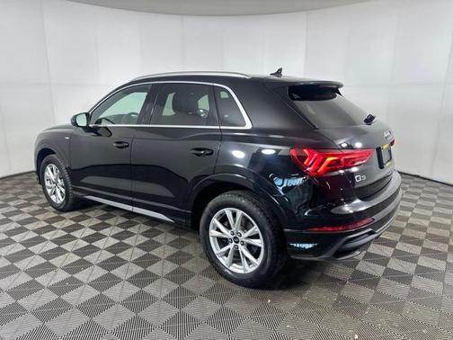 2023 Audi Q3 Premium 45 TFSI S line quattro Tiptronic