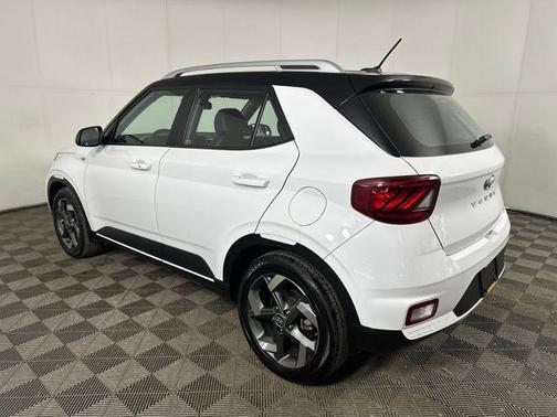 2023 Hyundai VENUE Limited