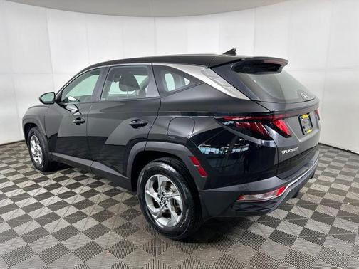 2023 Hyundai TUCSON SE