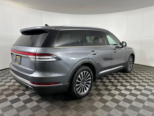 2022 Lincoln Aviator Standard AWD