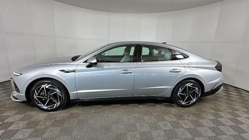 Aero Silver 2026 Hyundai SONATA SEL