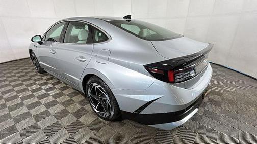 Aero Silver 2026 Hyundai SONATA SEL
