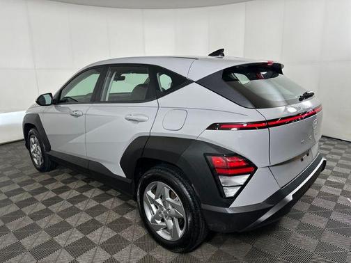 2025 Hyundai KONA SE