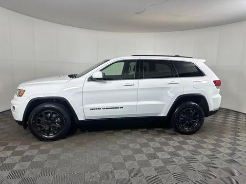 2022 Jeep Grand Cherokee Laredo