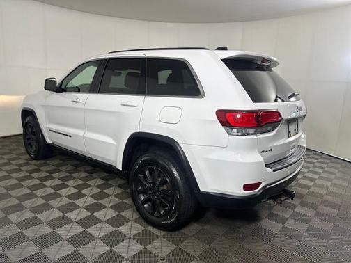 2022 Jeep Grand Cherokee Laredo