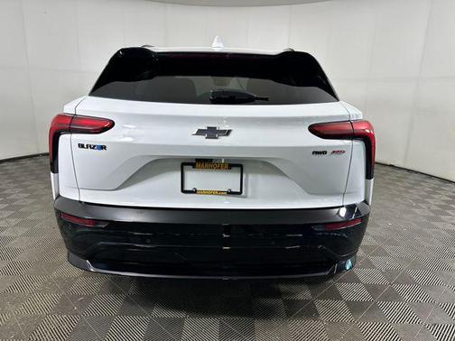 Summit White 2024 Chevrolet Blazer EV eAWD RS