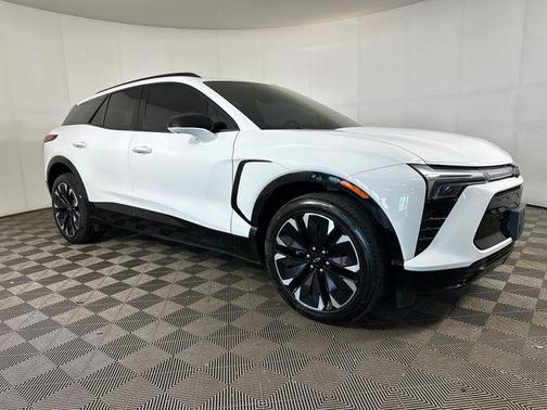 Summit White 2024 Chevrolet Blazer EV eAWD RS