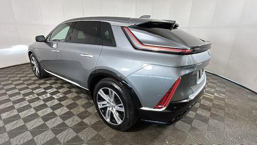 Argent Silver Metallic 2024 Cadillac LYRIQ Tech