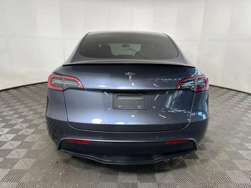 2022 Tesla Model Y Long Range Dual Motor All-Wheel Drive