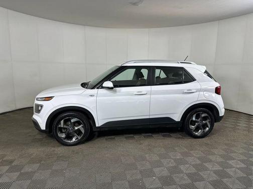 2023 Hyundai VENUE SEL
