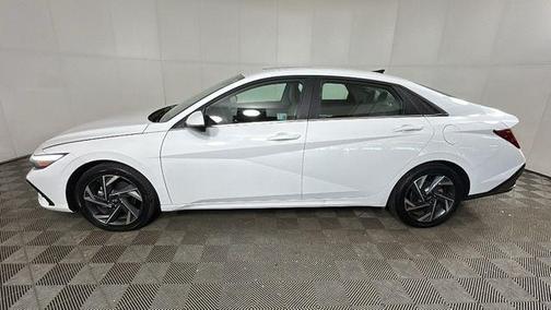 Serenity White 2025 Hyundai ELANTRA HEV Limited
