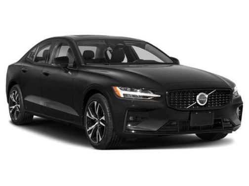 2024 Volvo S60 B5 Plus Dark Theme