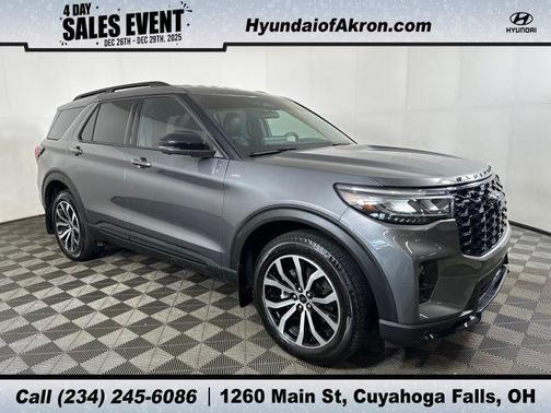 2025 Ford Explorer ST-Line