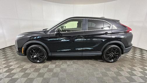 Labrador Black Pearl 2025 Mitsubishi Eclipse Cross LE
