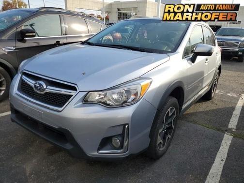 Photo 1 of 4 of 2017 Subaru Crosstrek 2.0i Limited