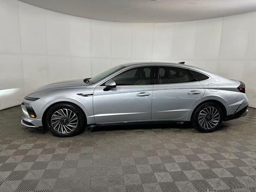 2024 Hyundai SONATA Hybrid SE