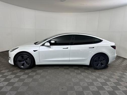 2022 Tesla Model 3 Standard Range