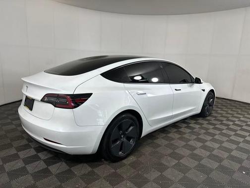 2022 Tesla Model 3 Standard Range