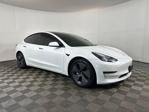 2022 Tesla Model 3 Standard Range