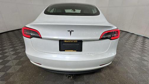 Pearl White Multi-Coat 2021 Tesla Model 3 Standard Range Plus
