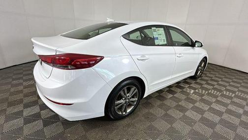Quartz White Pearl 2017 Hyundai ELANTRA SE