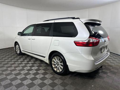 2015 Toyota Sienna XLE