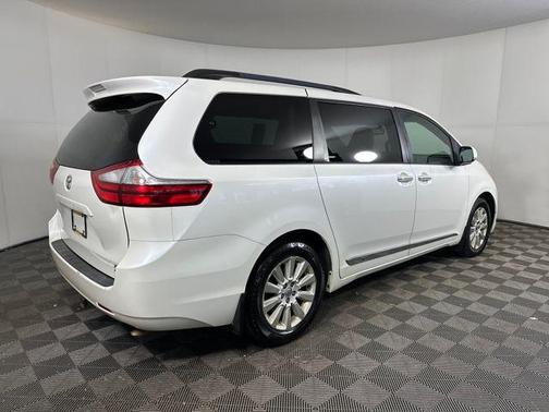 2015 Toyota Sienna XLE