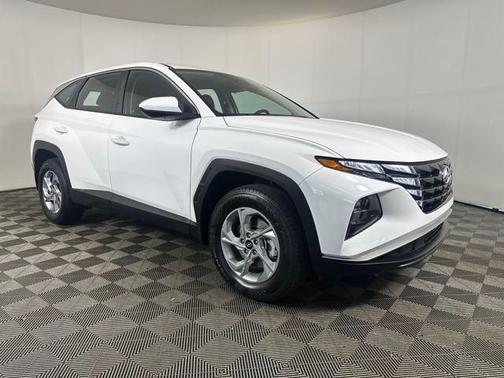 2023 Hyundai TUCSON SE