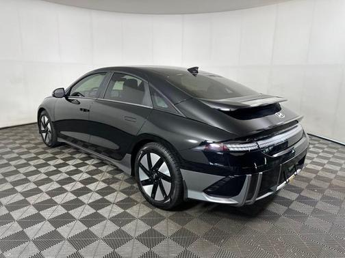 2023 Hyundai IONIQ 6 SE Standard Range