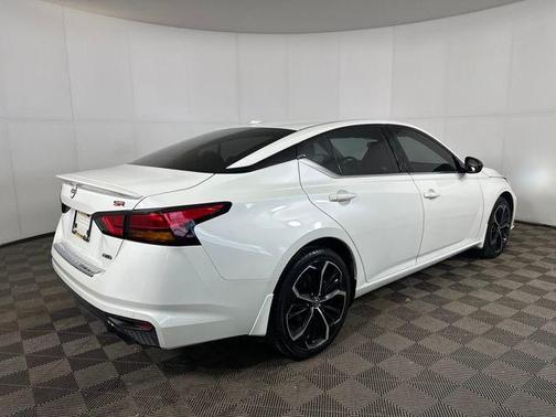 2023 Nissan Altima SR Intelligent AWD