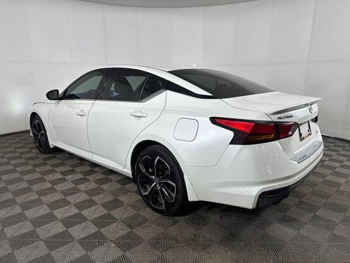 2023 Nissan Altima SR Intelligent AWD