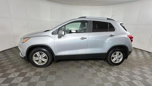 Silver Ice Metallic 2017 Chevrolet Trax LT