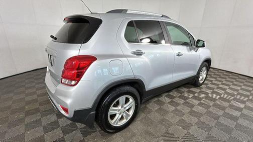 Silver Ice Metallic 2017 Chevrolet Trax LT