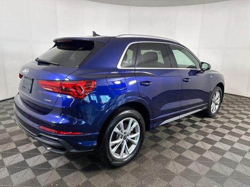2022 Audi Q3 45 S line Premium