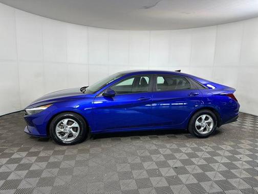 2023 Hyundai ELANTRA SE