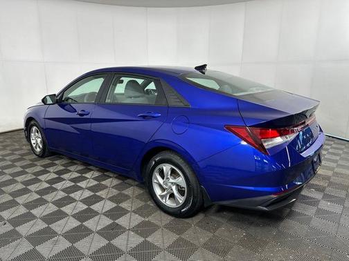 2023 Hyundai ELANTRA SE
