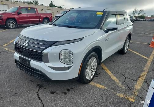 White Diamond 2023 Mitsubishi Outlander ES S-AWC