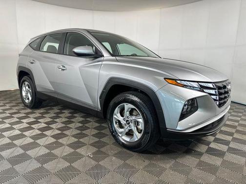 2023 Hyundai TUCSON SE