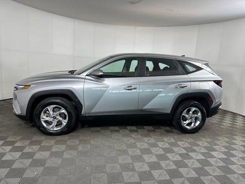 2023 Hyundai TUCSON SE