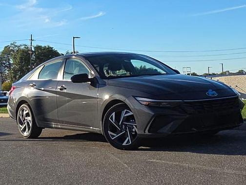 2025 Hyundai ELANTRA Sport